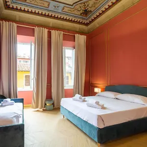 https://white-room-florence.it-tuscanyhotel.com